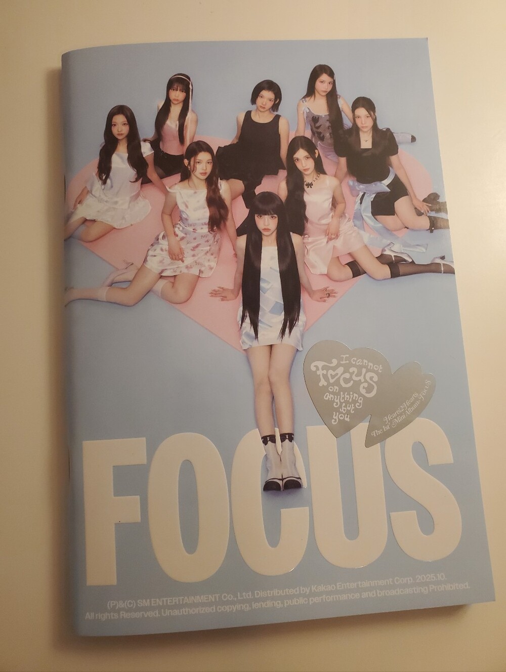 HEARTS2HEARTS - 1ST MINI ALBUM [FOCUS] (PHOTOBOOK VER.) Kpop Album Version A